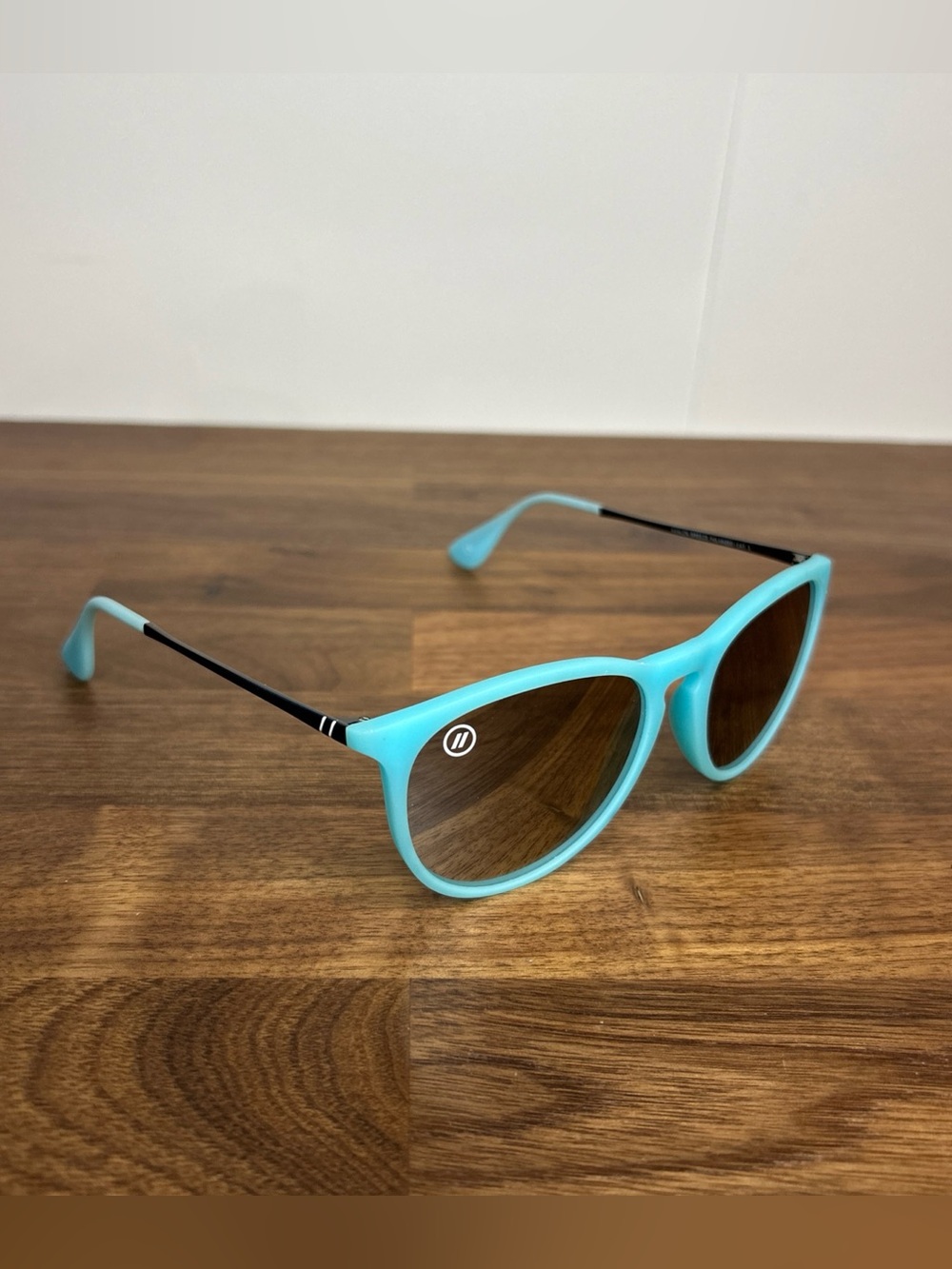 BLENDERS Avalon Breeze Polarized CAT-3 Sunglasses Great Condition